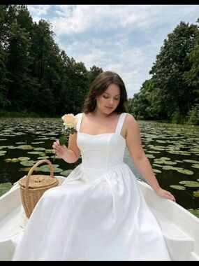 Elegant White Square-Neck Women's Dress